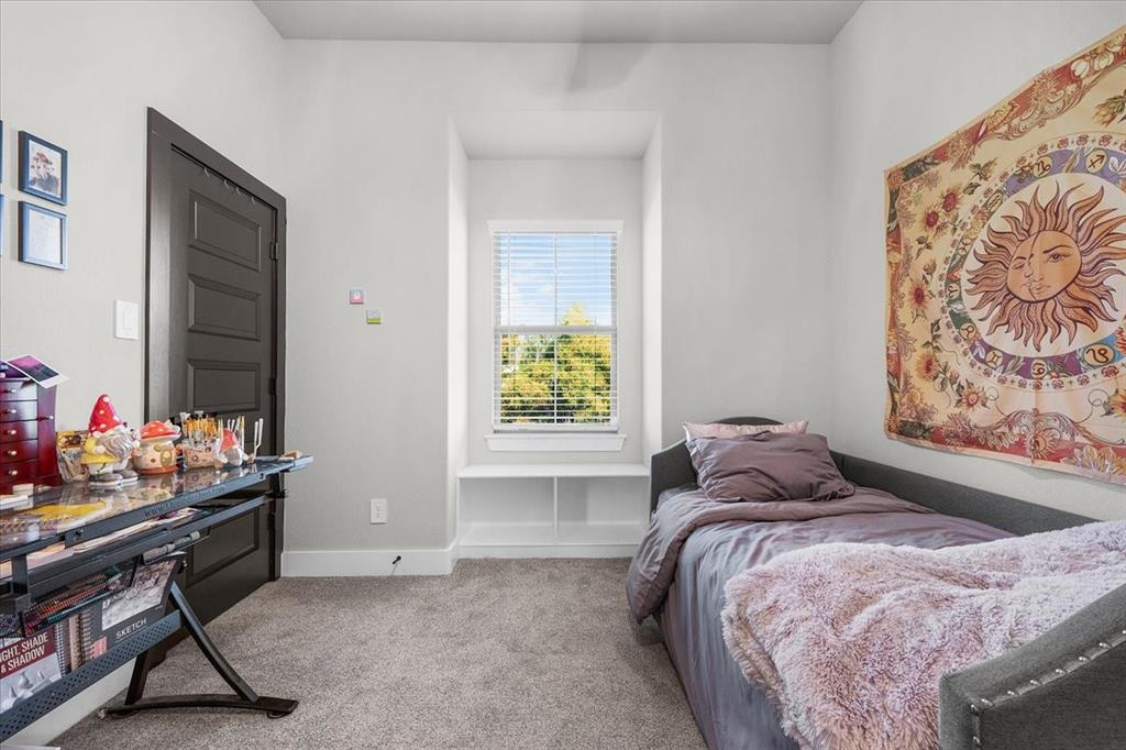 Weatherford, Texas, 76088, United States, 4 Bedrooms Bedrooms, ,4 BathroomsBathrooms,Residential,For Sale,1975341