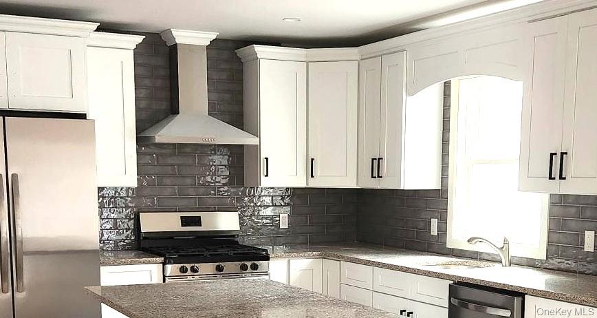 Shirley, New York, 11967, United States, 4 Bedrooms Bedrooms, ,3 BathroomsBathrooms,Residential,For Sale,1992019