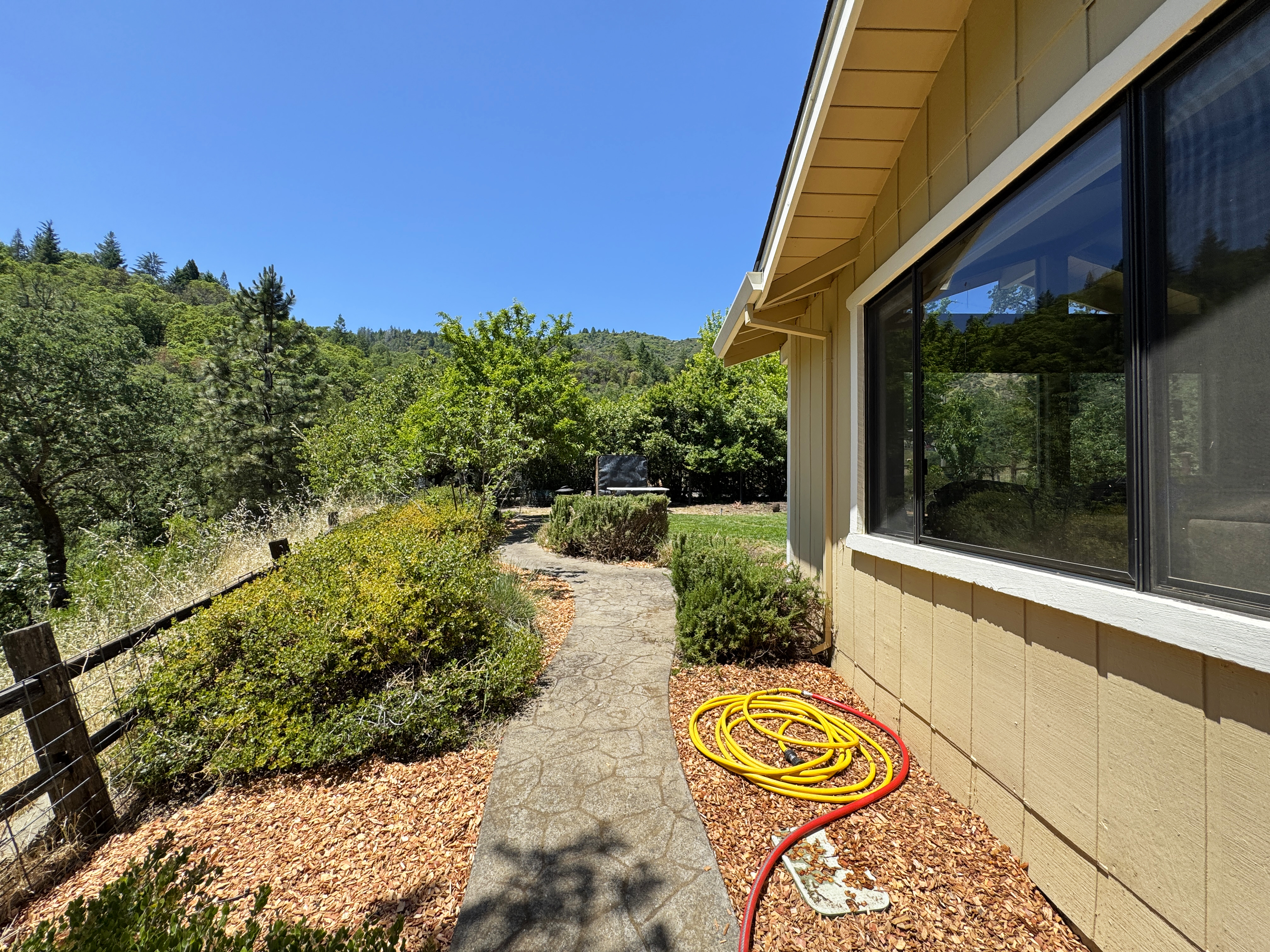 Ukiah, California, 95482, United States, 3 Bedrooms Bedrooms, ,2 BathroomsBathrooms,Residential,For Sale,1879134