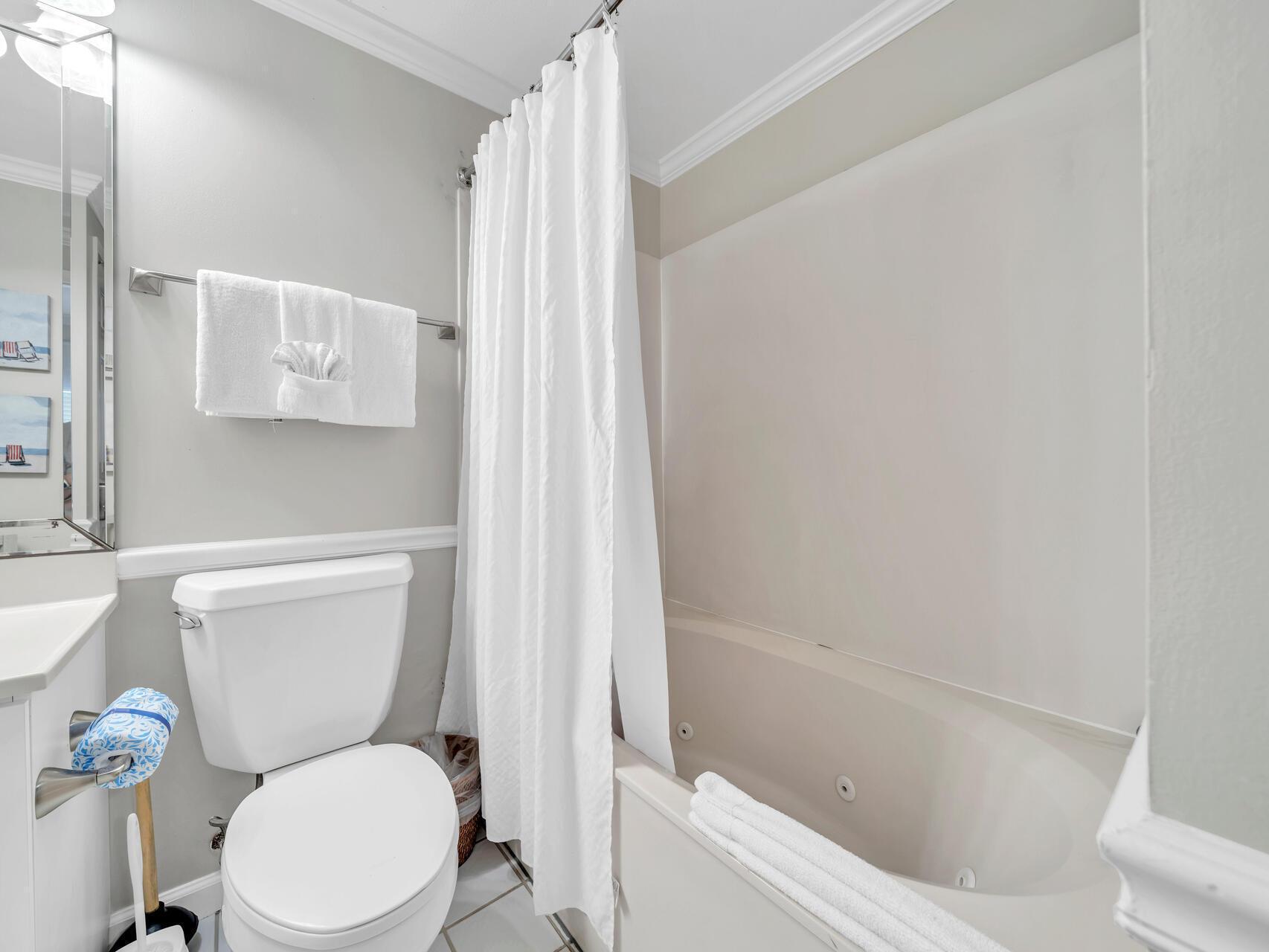 Destin, Florida, 32541, United States, 2 Bedrooms Bedrooms, ,2 BathroomsBathrooms,Residential,For Sale,1924415