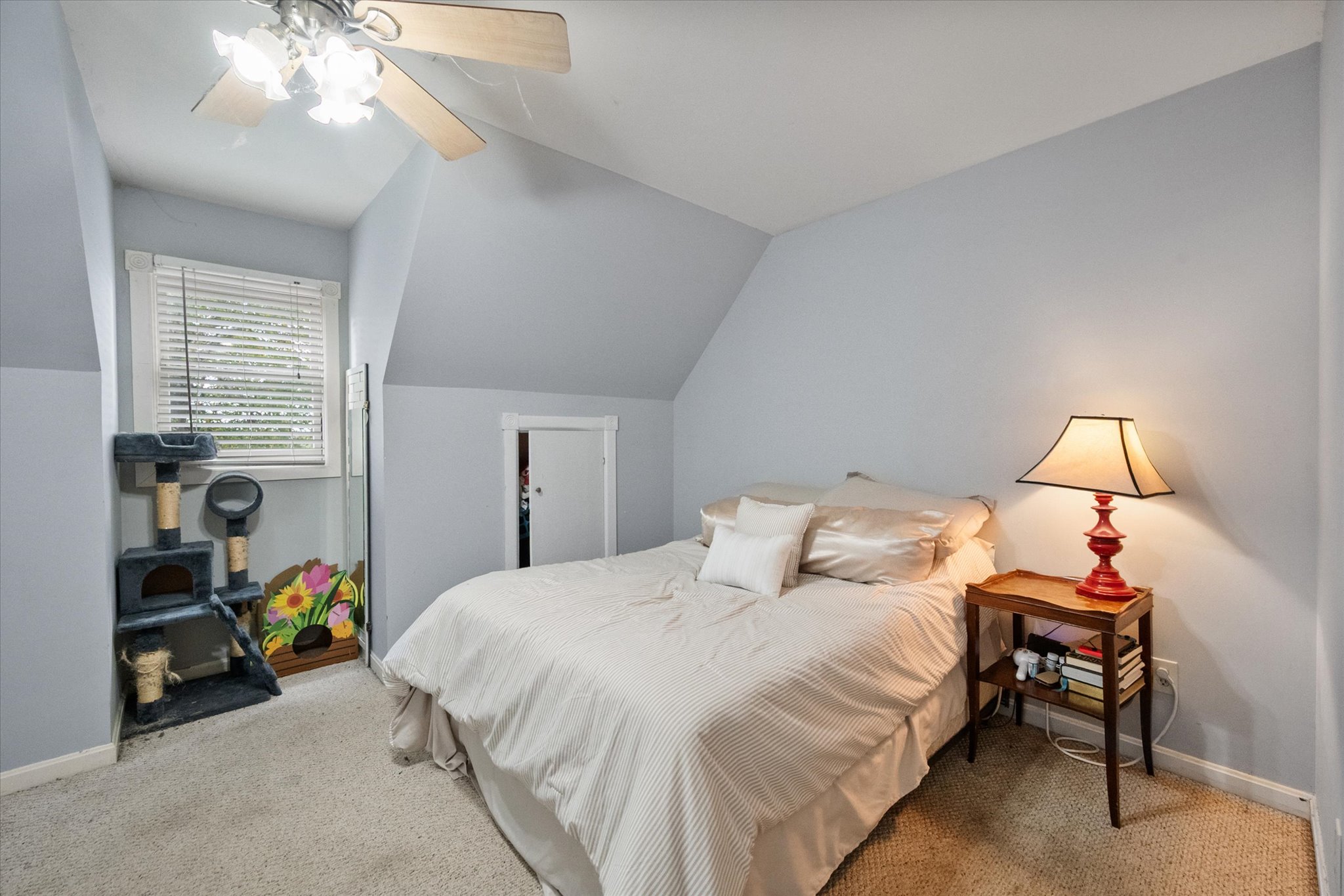 Shelbyville, Kentucky, 40065, United States, 4 Bedrooms Bedrooms, ,3 BathroomsBathrooms,Residential,For Sale,1986481