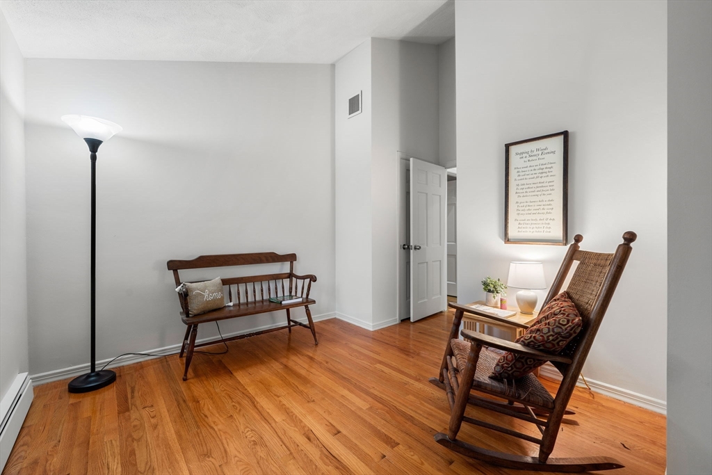 Andover, Massachusetts, 01810, United States, 4 Bedrooms Bedrooms, ,3 BathroomsBathrooms,Residential,For Sale,1987628