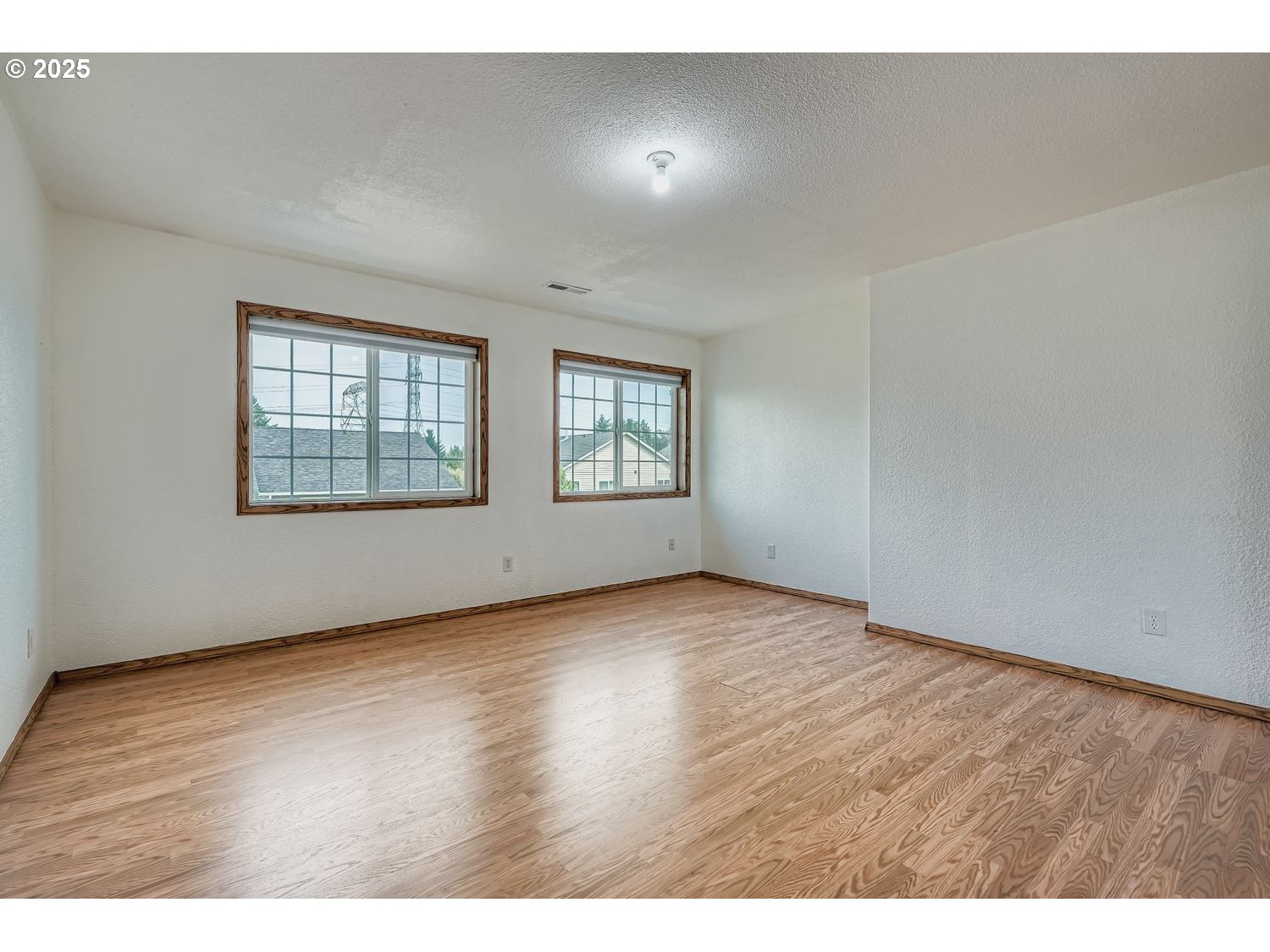 Vancouver, Washington, 98661, United States, 4 Bedrooms Bedrooms, ,2 BathroomsBathrooms,Residential,For Sale,2012371