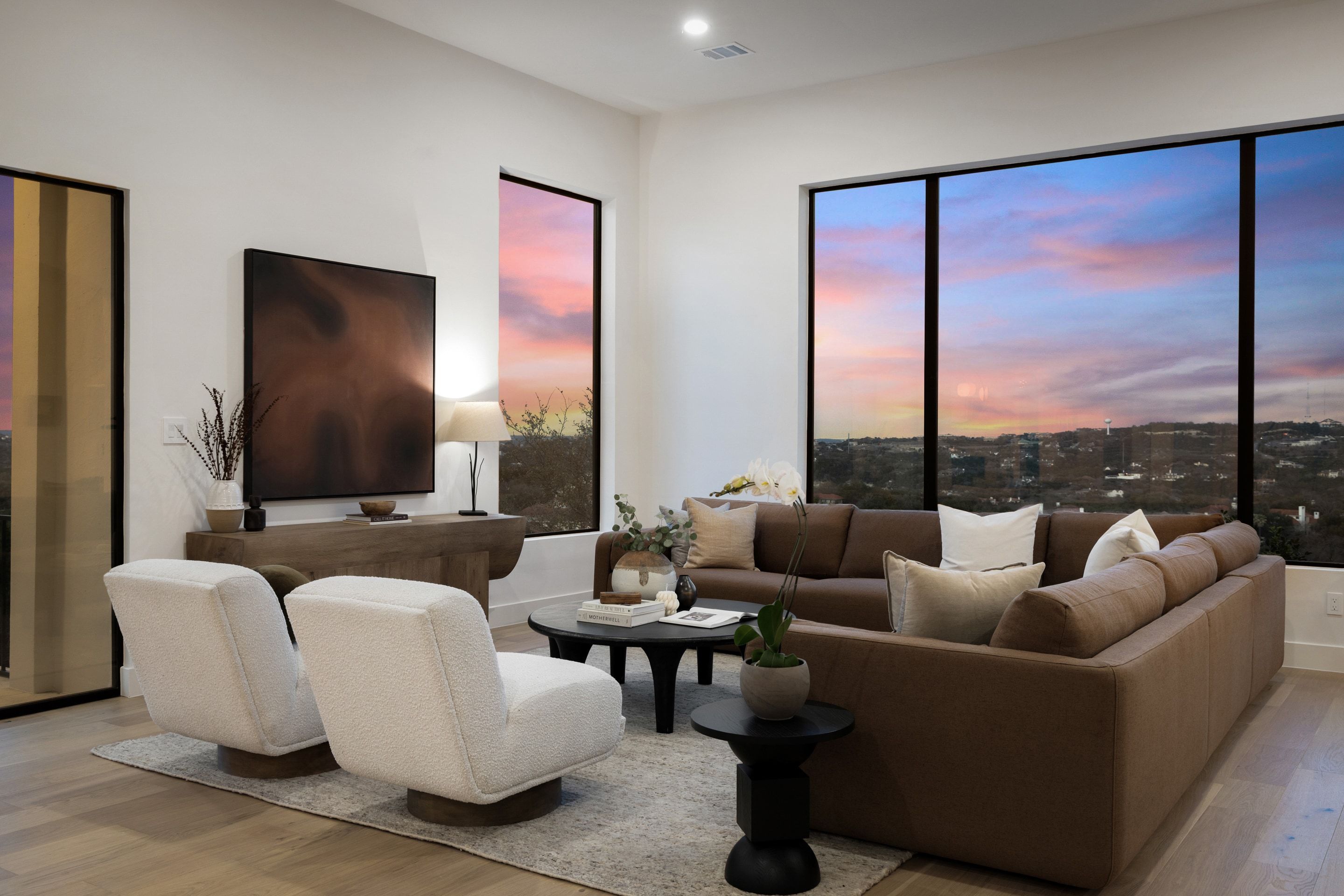 Privately Gated + Completely Reimagined in Barton Creek - 物件實景
