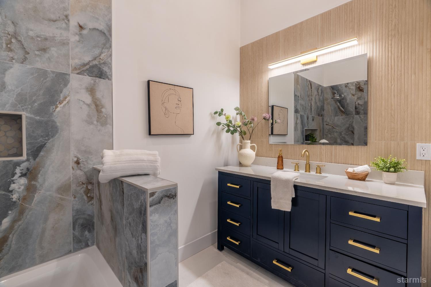 South Lake Tahoe, California, 96150, United States, 3 Bedrooms Bedrooms, ,3 BathroomsBathrooms,Residential,For Sale,1988066