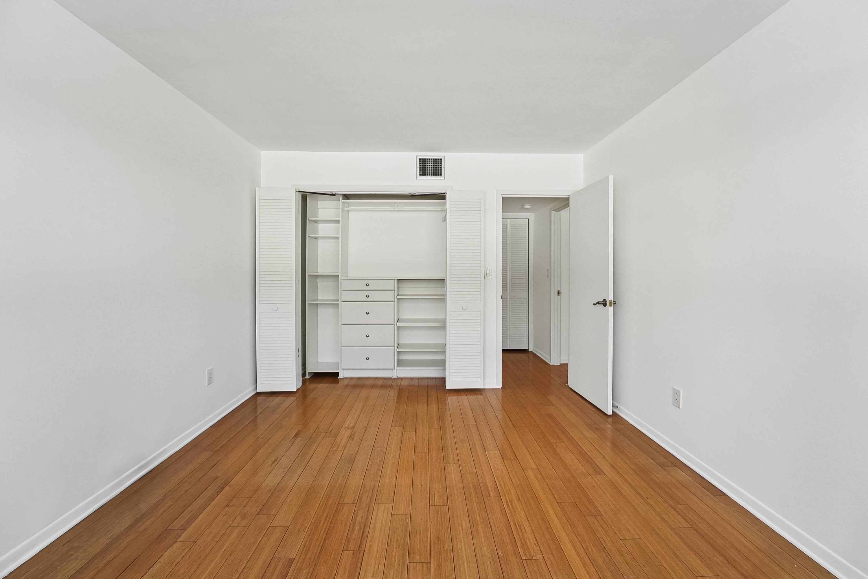  1420 Brickell Bay Dr, Miami, FL, 33131 - 物件實景
