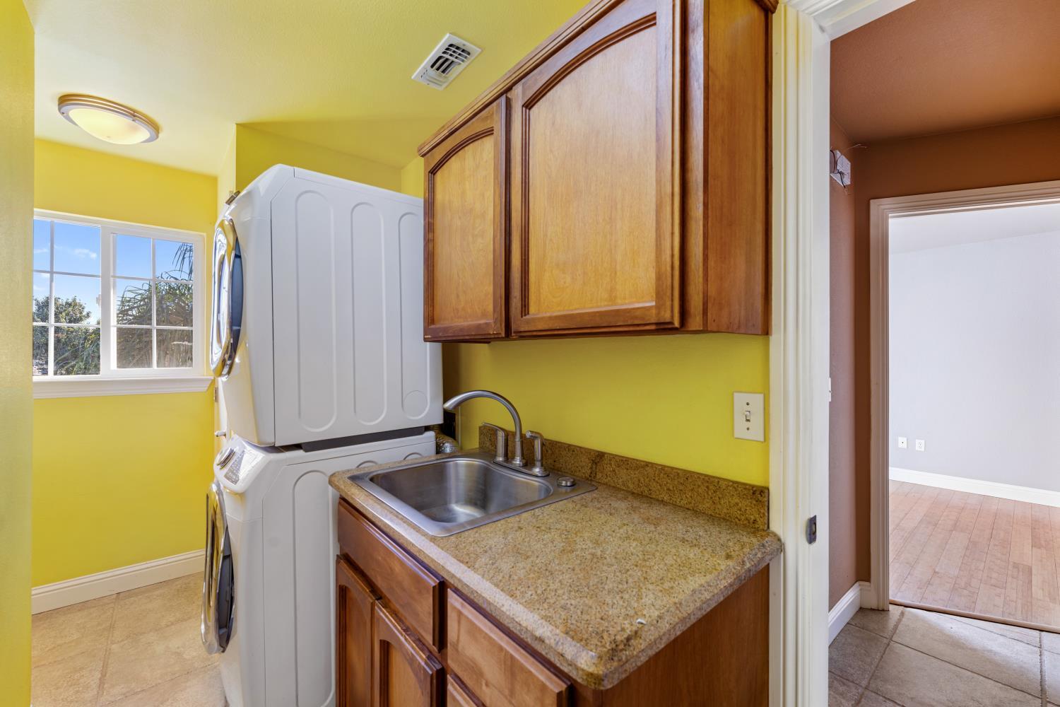 Madera, California, 93637, United States, 4 Bedrooms Bedrooms, ,3 BathroomsBathrooms,Residential,For Sale,1981188