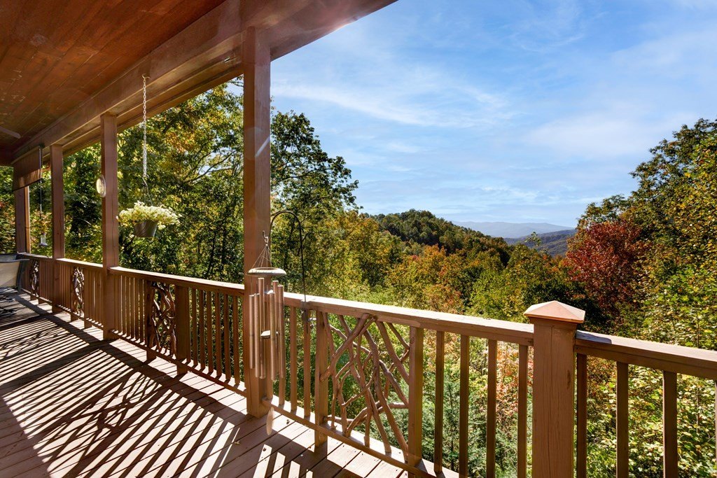 Hiawassee, Georgia, 30546, United States, 4 Bedrooms Bedrooms, ,5 BathroomsBathrooms,Residential,For Sale,1880672