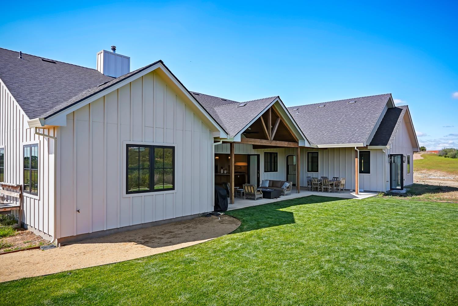 Burson, California, 95225, United States, 4 Bedrooms Bedrooms, ,4 BathroomsBathrooms,Residential,For Sale,2040271
