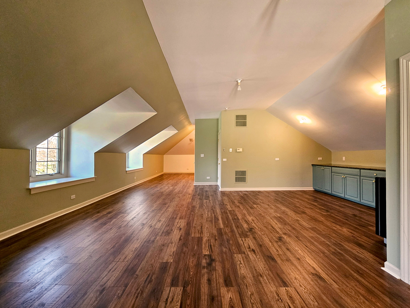 Wayne, Illinois, 60184, United States, 5 Bedrooms Bedrooms, ,7 BathroomsBathrooms,Residential,For Sale,2006495