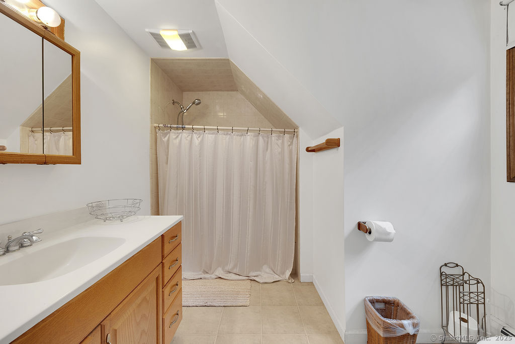 New Milford, Connecticut, 06776, United States, 4 Bedrooms Bedrooms, ,3 BathroomsBathrooms,Residential,For Sale,1926177
