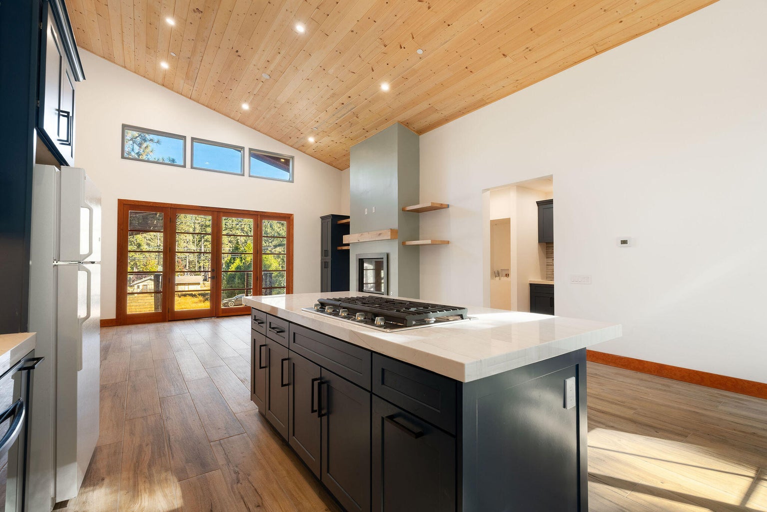 Idyllwild, California, 92549, United States, 3 Bedrooms Bedrooms, ,2 BathroomsBathrooms,Residential,For Sale,1974453