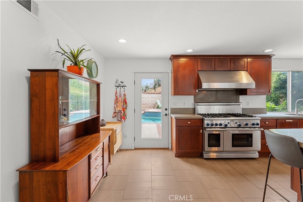 Yucaipa, California, 92399, United States, 5 Bedrooms Bedrooms, ,3 BathroomsBathrooms,Residential,For Sale,1943197