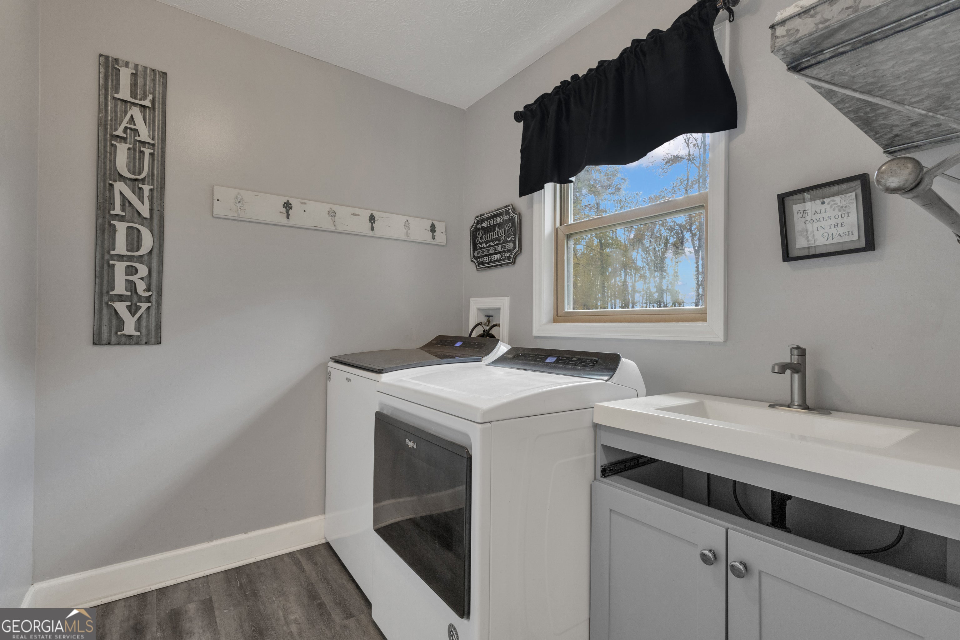 Fayetteville, Georgia, 30215, United States, 4 Bedrooms Bedrooms, ,4 BathroomsBathrooms,Residential,For Sale,1988686