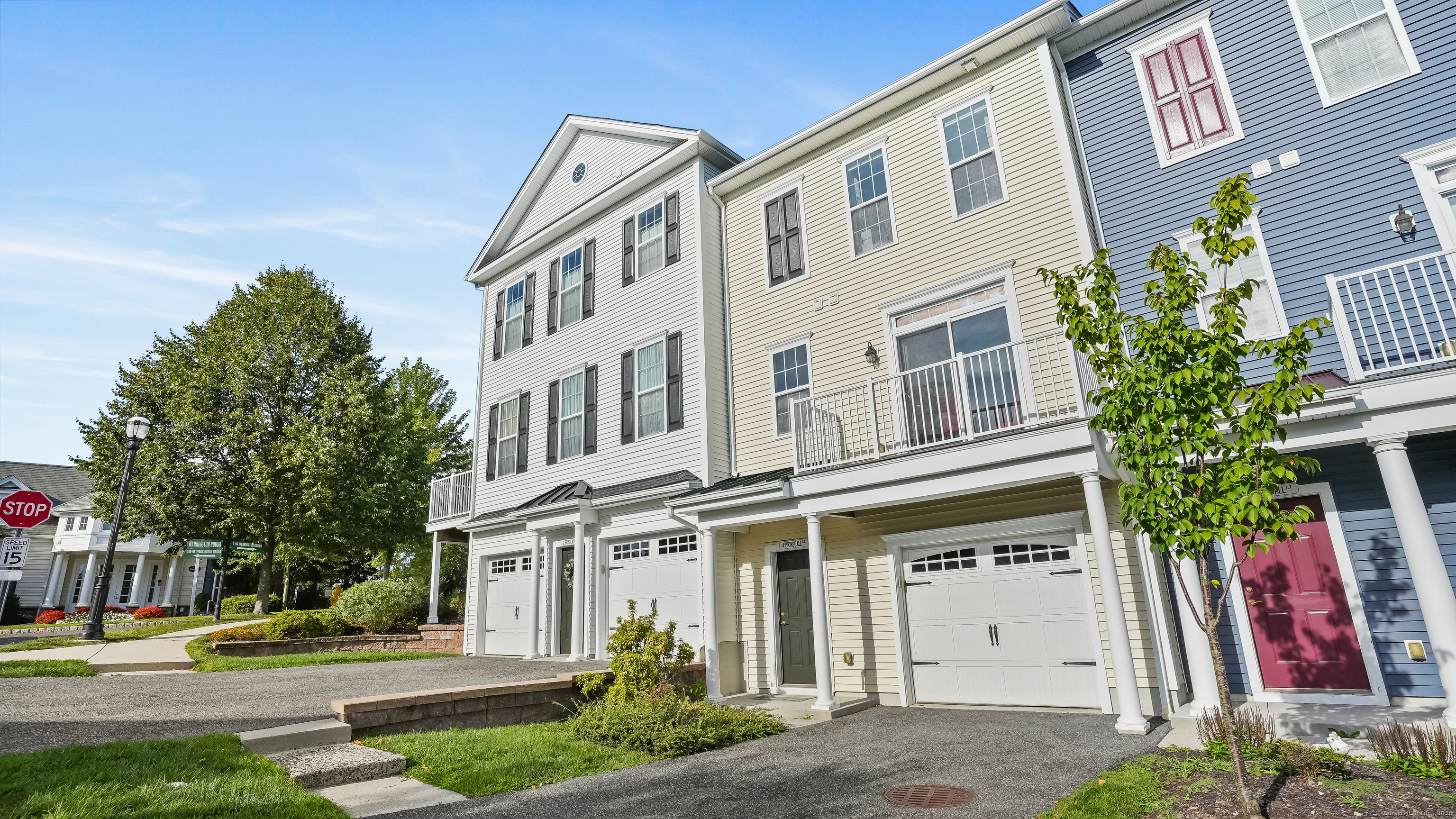 Danbury, Connecticut, 06810, United States, 2 Bedrooms Bedrooms, ,3 BathroomsBathrooms,Residential,For Sale,1925602