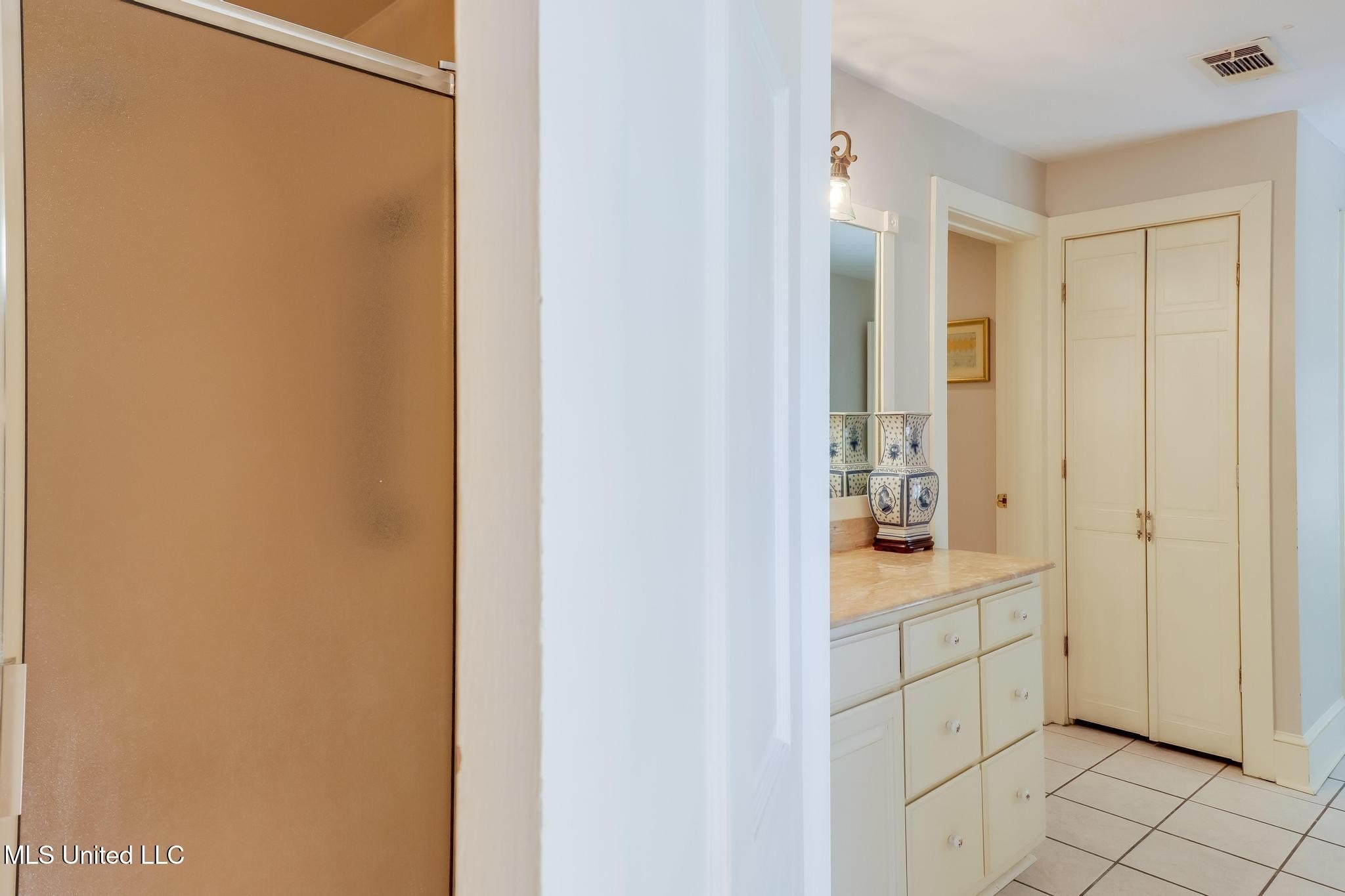 Gulfport, Mississippi, 39507, United States, 4 Bedrooms Bedrooms, ,4 BathroomsBathrooms,Residential,For Sale,1977287