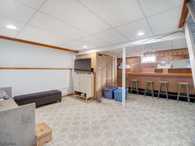 Union Twp., New Jersey, 07083, United States, 4 Bedrooms Bedrooms, ,2 BathroomsBathrooms,Residential,For Sale,1901304