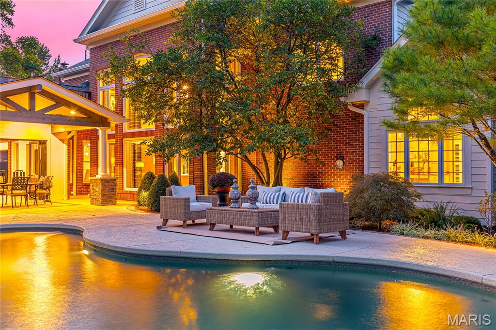 Town and Country, Missouri, 63141, United States, 5 Bedrooms Bedrooms, ,7 BathroomsBathrooms,Residential,For Sale,1966685