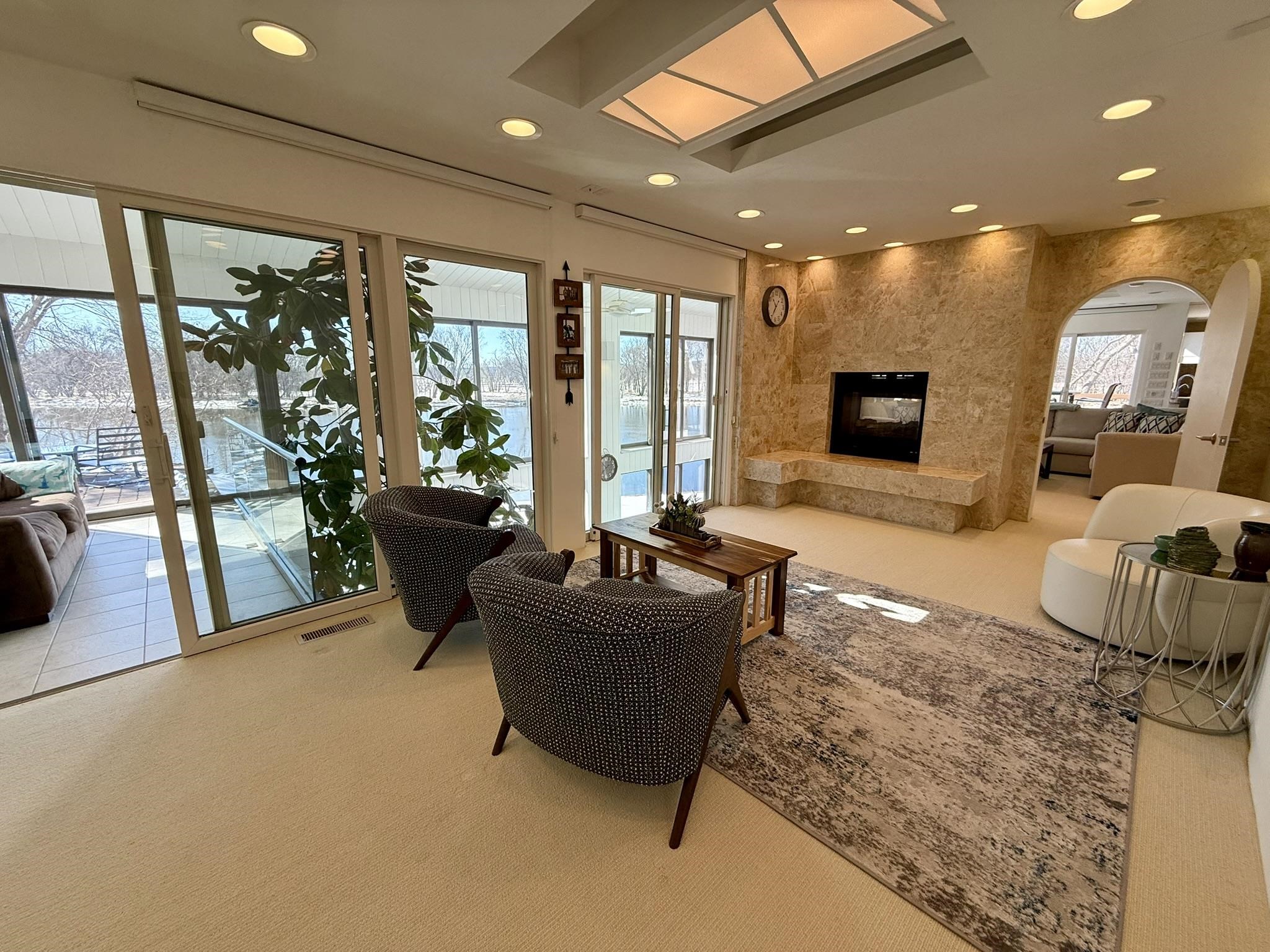 La Crosse, Wisconsin, 54601, United States, 4 Bedrooms Bedrooms, ,5 BathroomsBathrooms,Residential,For Sale,2049360