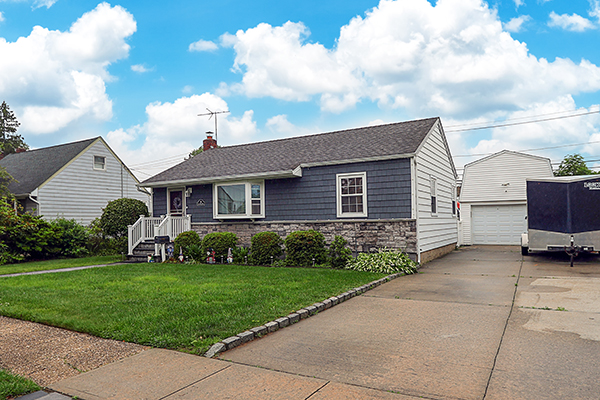 Massapequa, New York, 11758, United States, 3 Bedrooms Bedrooms, ,2 BathroomsBathrooms,Residential,For Sale,1974193