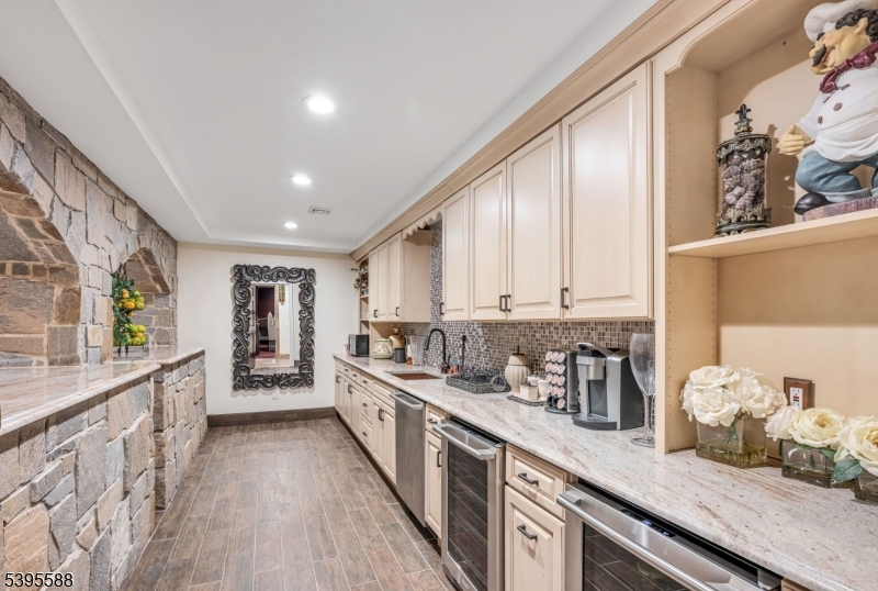 Sparta Twp., New Jersey, 07871, United States, 6 Bedrooms Bedrooms, ,7 BathroomsBathrooms,Residential,For Sale,1987965