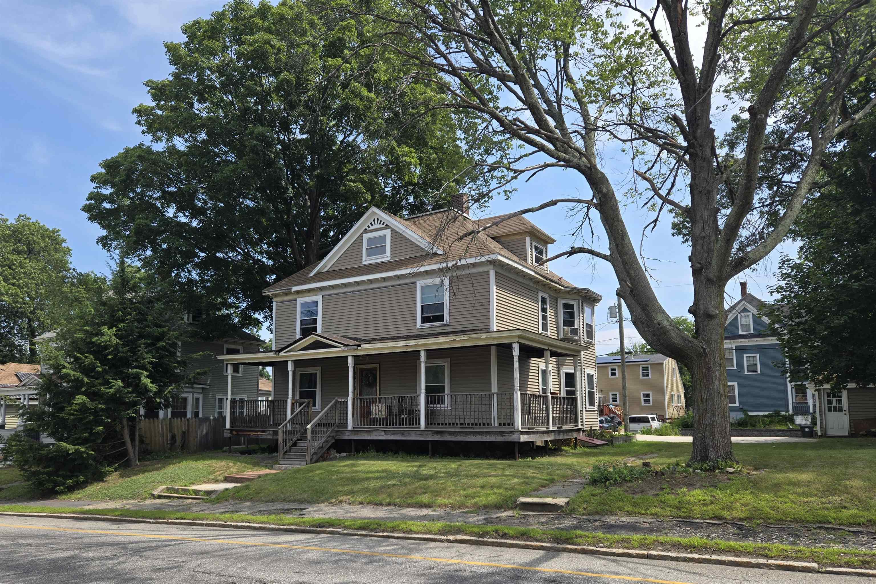 Manchester, New Hampshire, 03104, United States, 3 Bedrooms Bedrooms, ,3 BathroomsBathrooms,Residential,For Sale,1896803