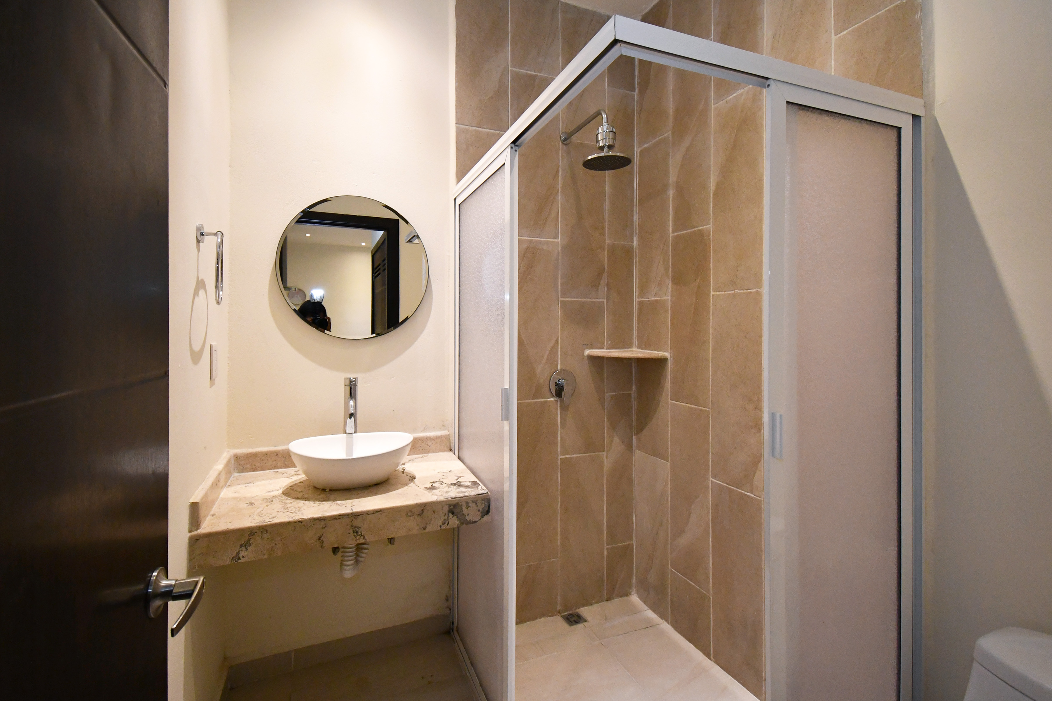 Modern Three-Bedroom Apartment with Terrace in Selvanova, Coto 8 - 物件實景