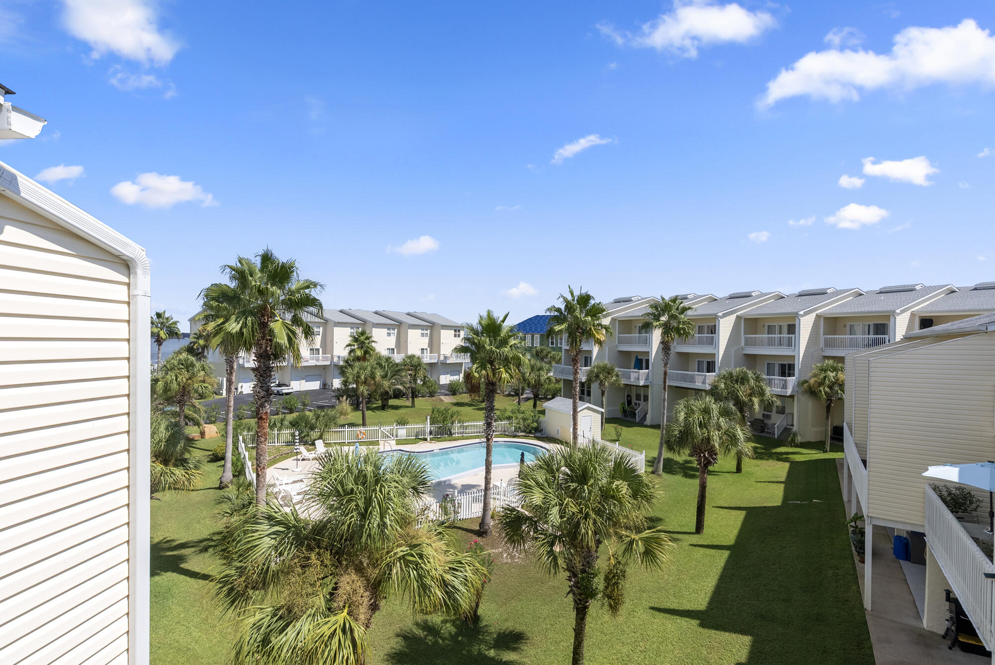 Navarre, Florida, 32566, United States, 3 Bedrooms Bedrooms, ,5 BathroomsBathrooms,Residential,For Sale,1956156