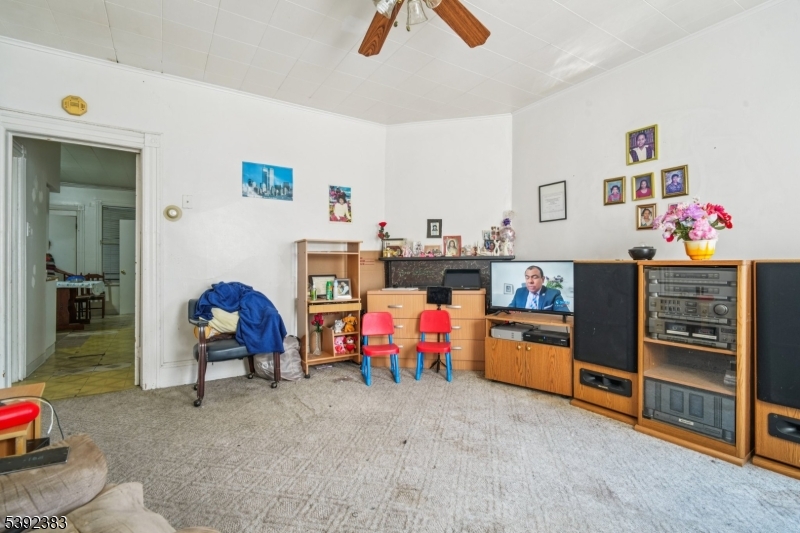 Paterson City, New Jersey, 07501-3621, United States, 8 Bedrooms Bedrooms, ,Residential,For Sale,1974569