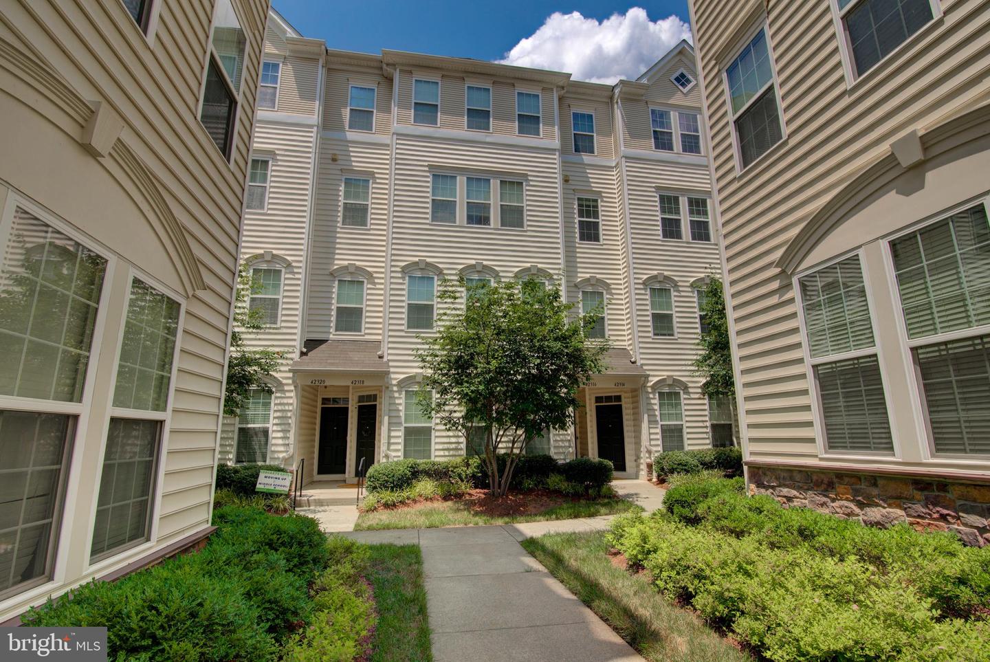 Aldie, Virginia, 20105, United States, 3 Bedrooms Bedrooms, ,3 BathroomsBathrooms,Residential,For Sale,1891094