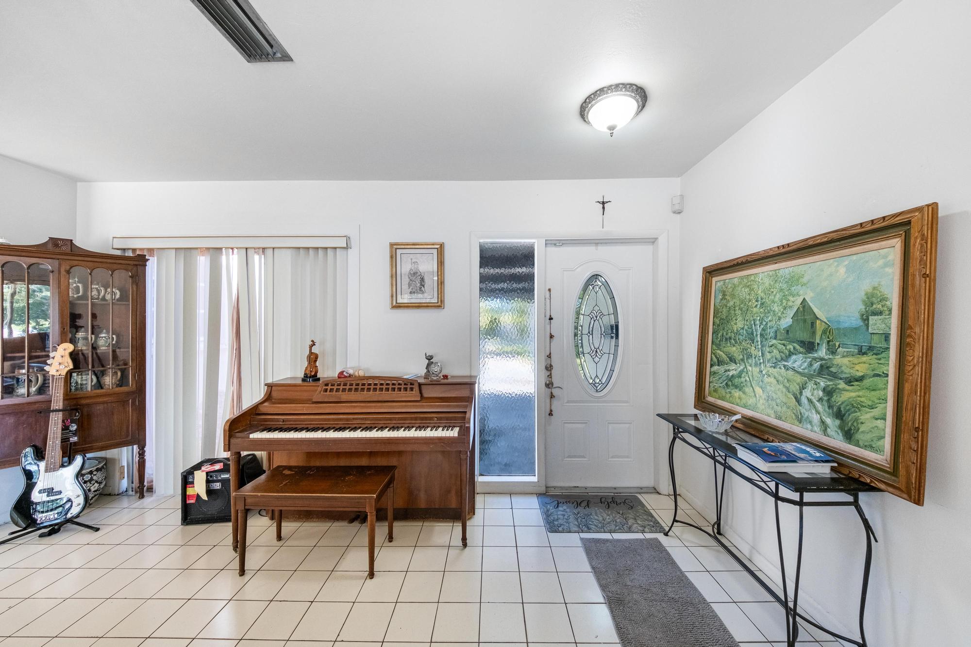 Miami, Florida, 33165, United States, 3 Bedrooms Bedrooms, ,2 BathroomsBathrooms,Residential,For Sale,1995452