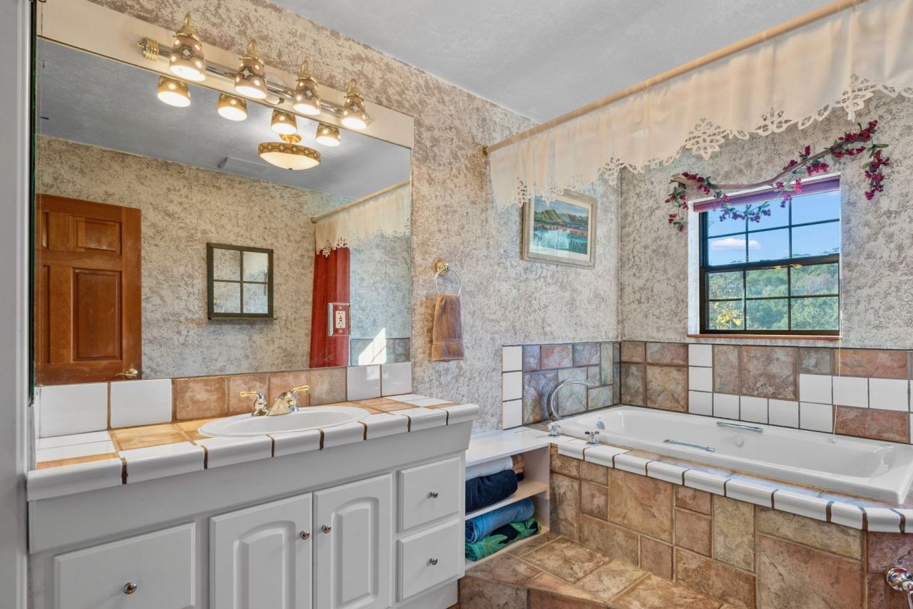 Sandia Park, New Mexico, 87047, United States, 3 Bedrooms Bedrooms, ,2 BathroomsBathrooms,Residential,For Sale,1987919