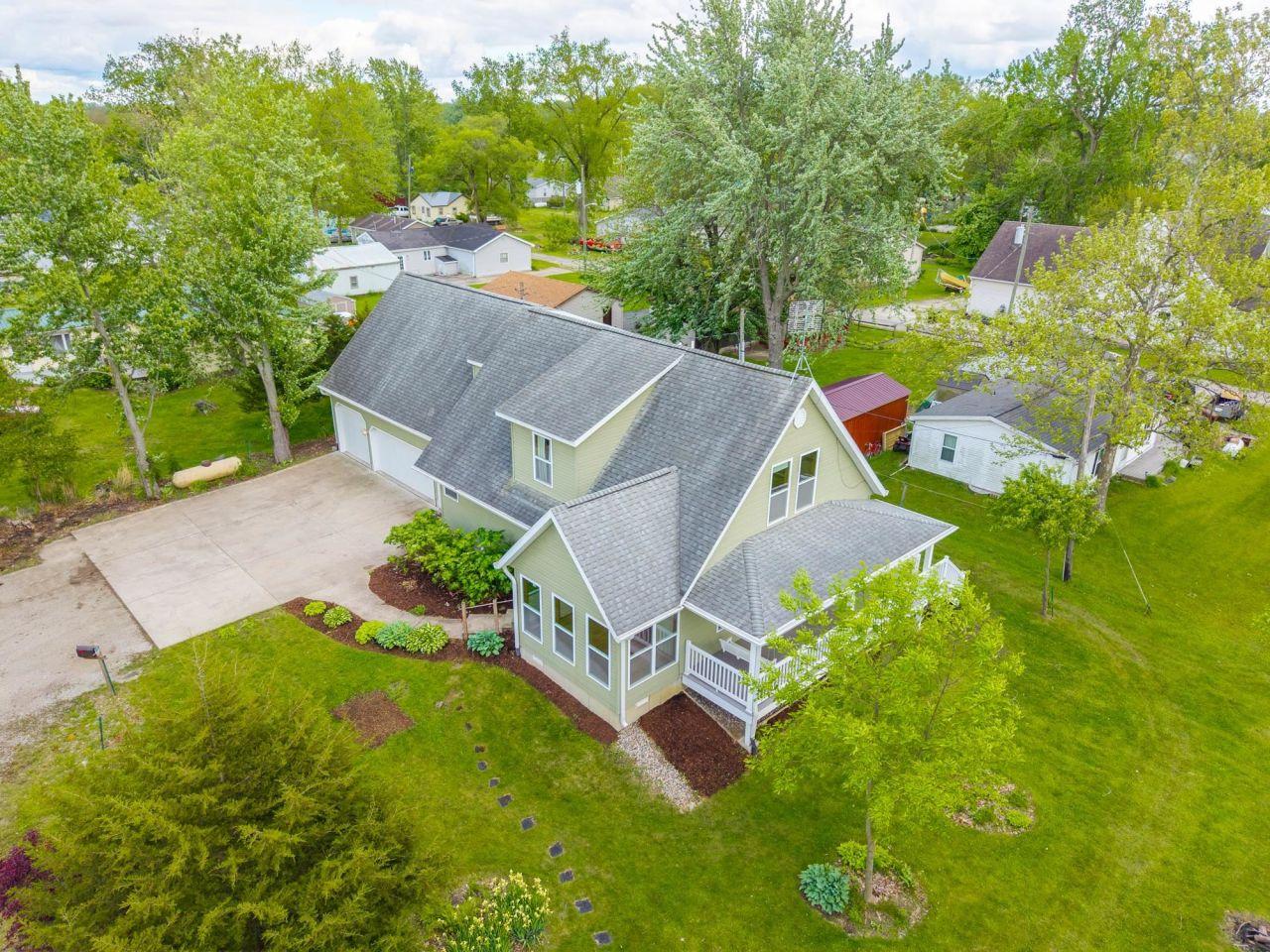 Columbia City, Indiana, 46725, United States, 6 Bedrooms Bedrooms, ,3 BathroomsBathrooms,Residential,For Sale,1827177