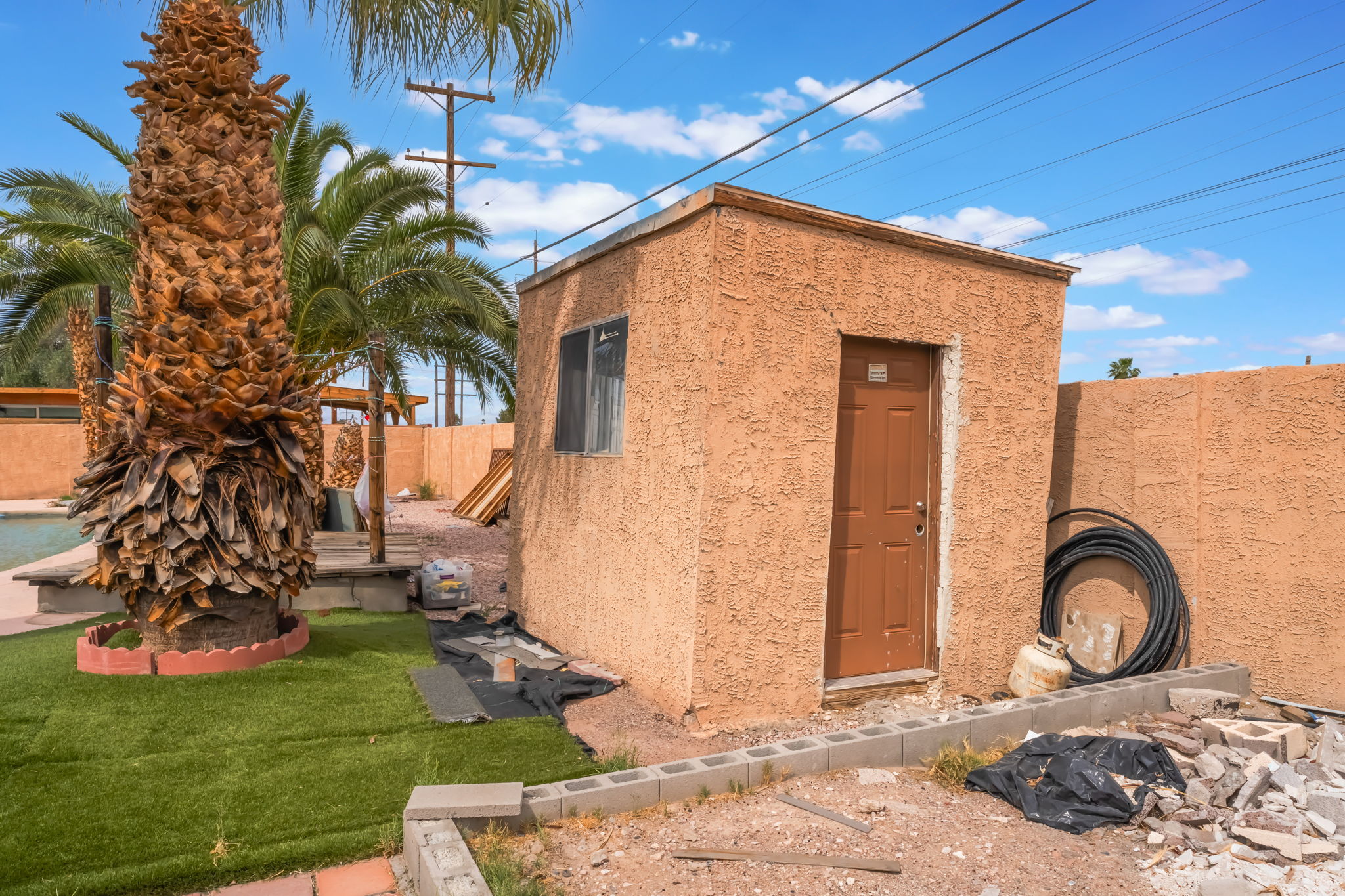 Las Vegas, Nevada, 89104, United States, 4 Bedrooms Bedrooms, ,2 BathroomsBathrooms,Residential,For Sale,1924151
