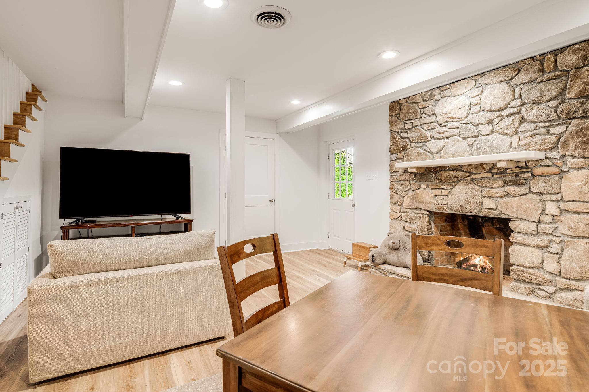Asheville, North Carolina, 28803, United States, 4 Bedrooms Bedrooms, ,4 BathroomsBathrooms,Residential,For Sale,1825860