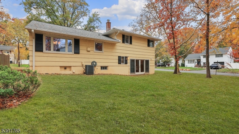 Fanwood Boro, New Jersey, 07023, United States, 3 Bedrooms Bedrooms, ,3 BathroomsBathrooms,Residential,For Sale,1987912