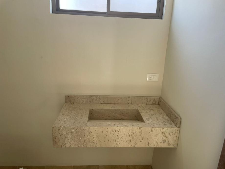 Calle Lobo, Torreón, Coahuila de Zaragoza, 27023, Mexico, 3 Bedrooms Bedrooms, ,3 BathroomsBathrooms,Residential,For Sale,Calle Lobo,1672111