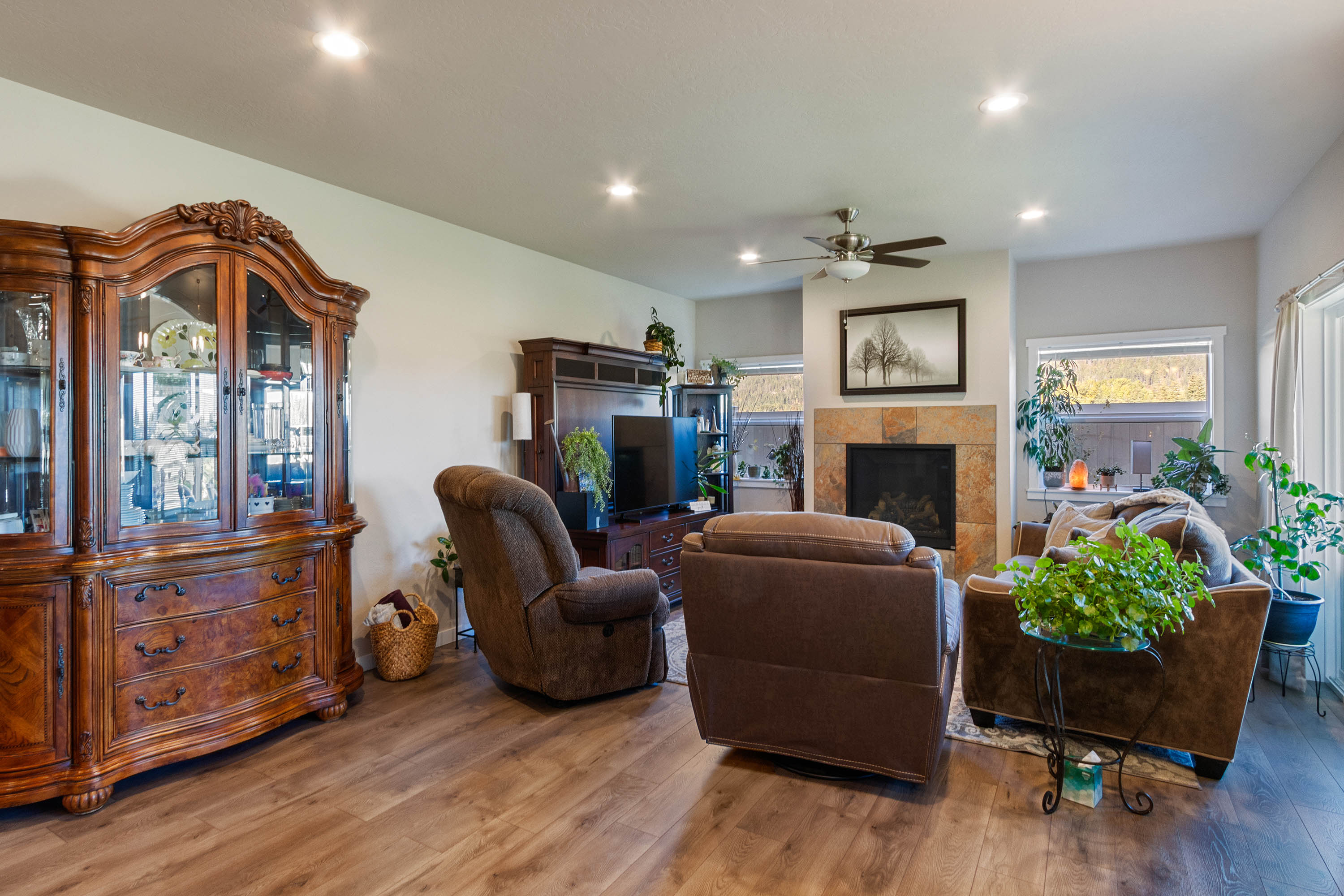 Sandpoint, Idaho, 83864, United States, 3 Bedrooms Bedrooms, ,2 BathroomsBathrooms,Residential,For Sale,2005755