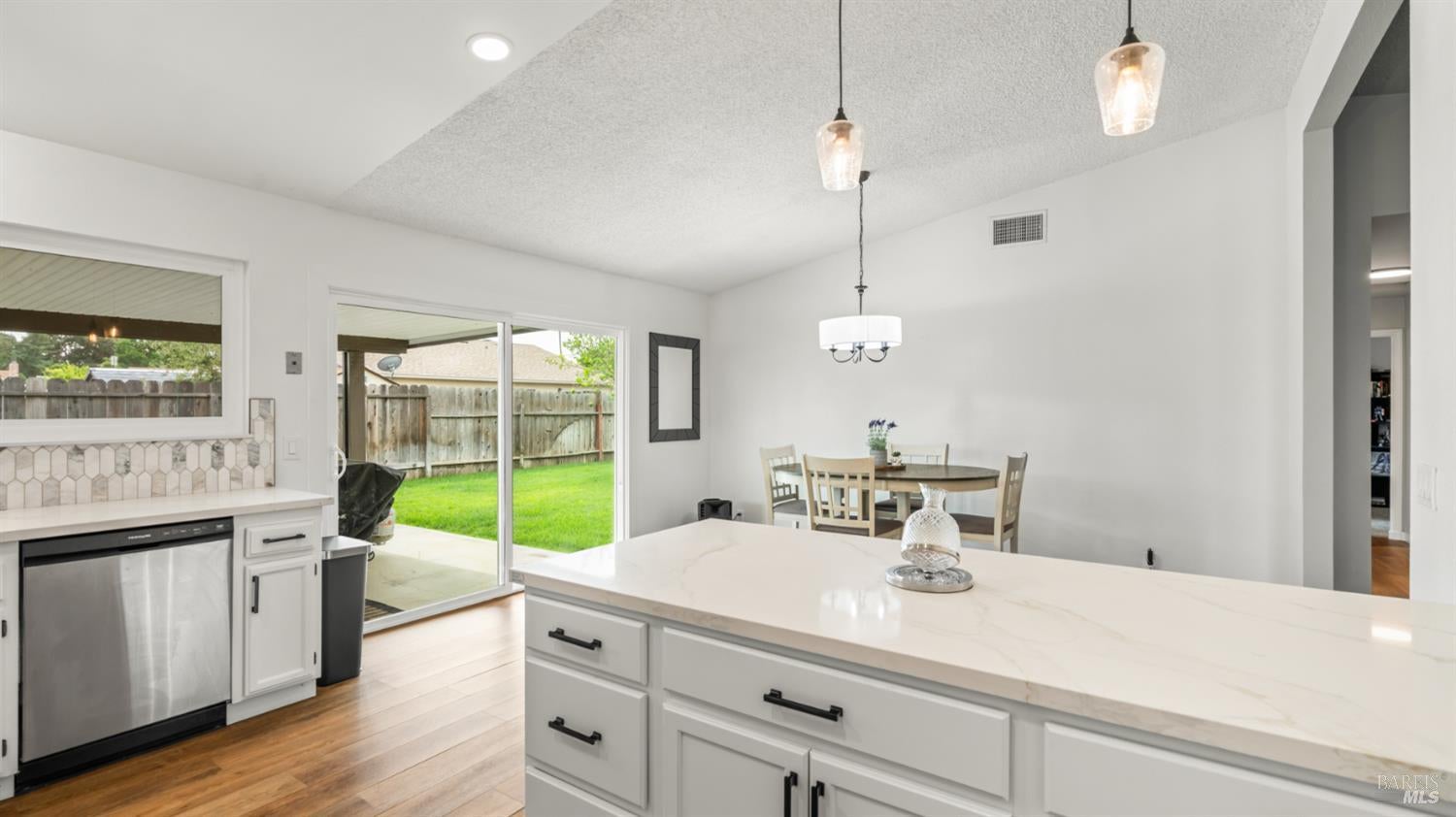 Vacaville, California, 95687, United States, 3 Bedrooms Bedrooms, ,2 BathroomsBathrooms,Residential,For Sale,1959239