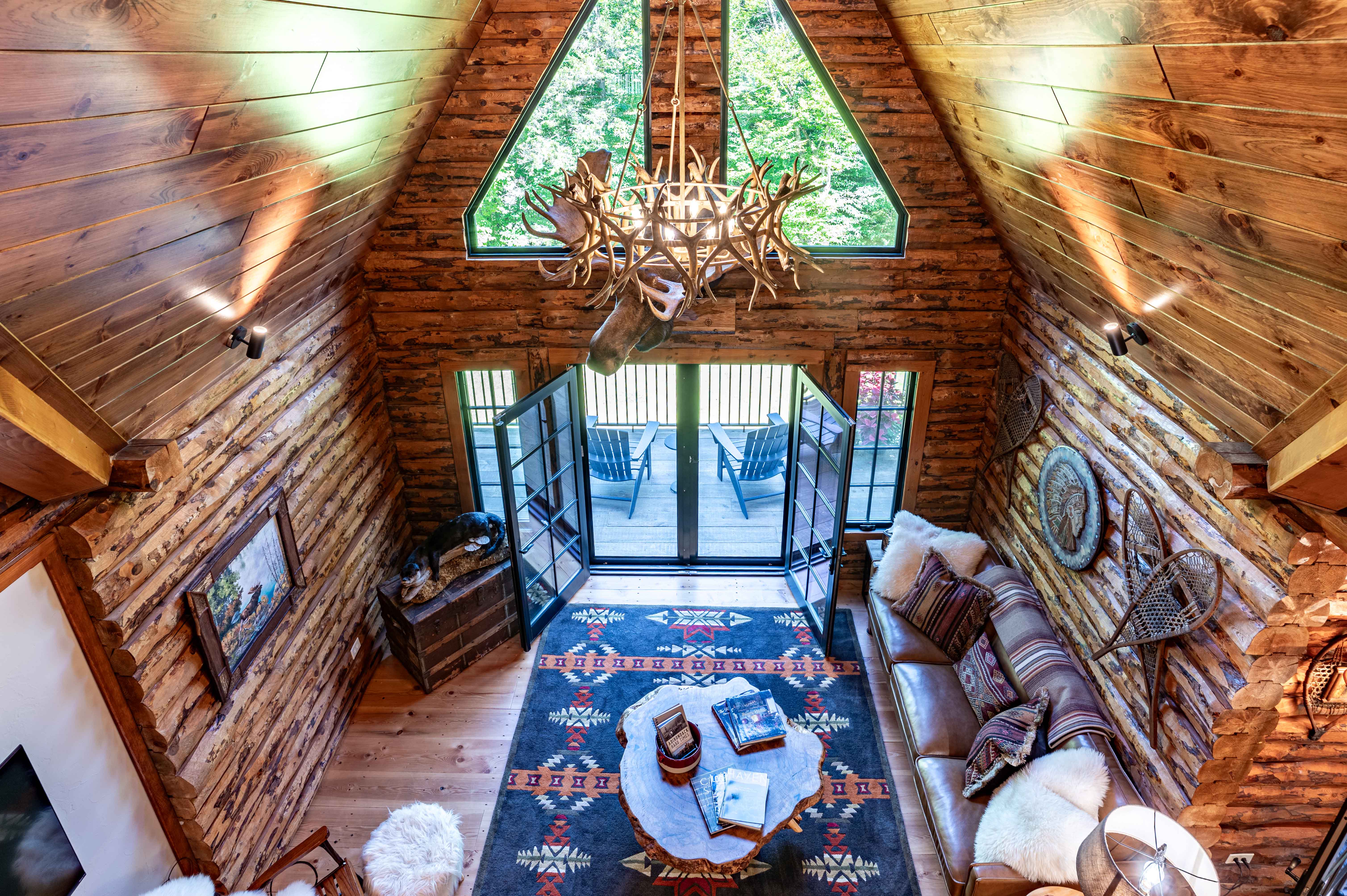  Log Cabin with Flair - 物件實景
