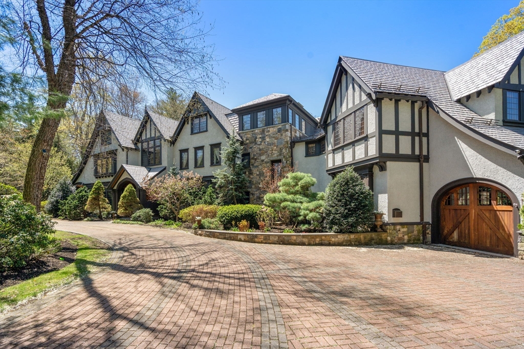 Wellesley, Massachusetts, 02482, United States, 9 Bedrooms Bedrooms, ,10 BathroomsBathrooms,Residential,For Sale,1804241