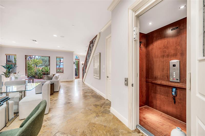 Fort Lauderdale, Florida, 33301, United States, 3 Bedrooms Bedrooms, ,4 BathroomsBathrooms,Residential,For Sale,1947110