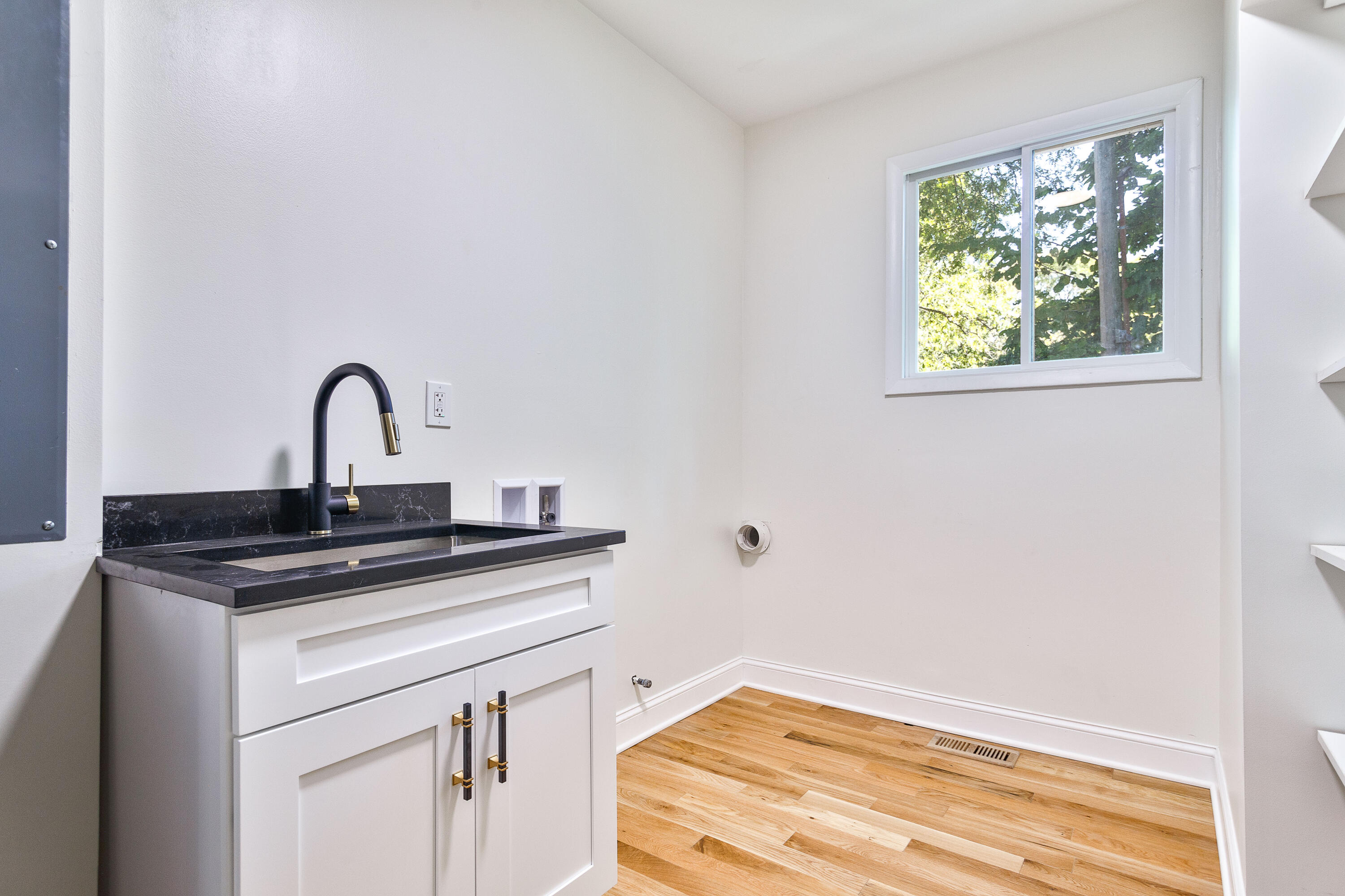 Crown Point, Indiana, 46307, United States, 5 Bedrooms Bedrooms, ,3 BathroomsBathrooms,Residential,For Sale,1946905