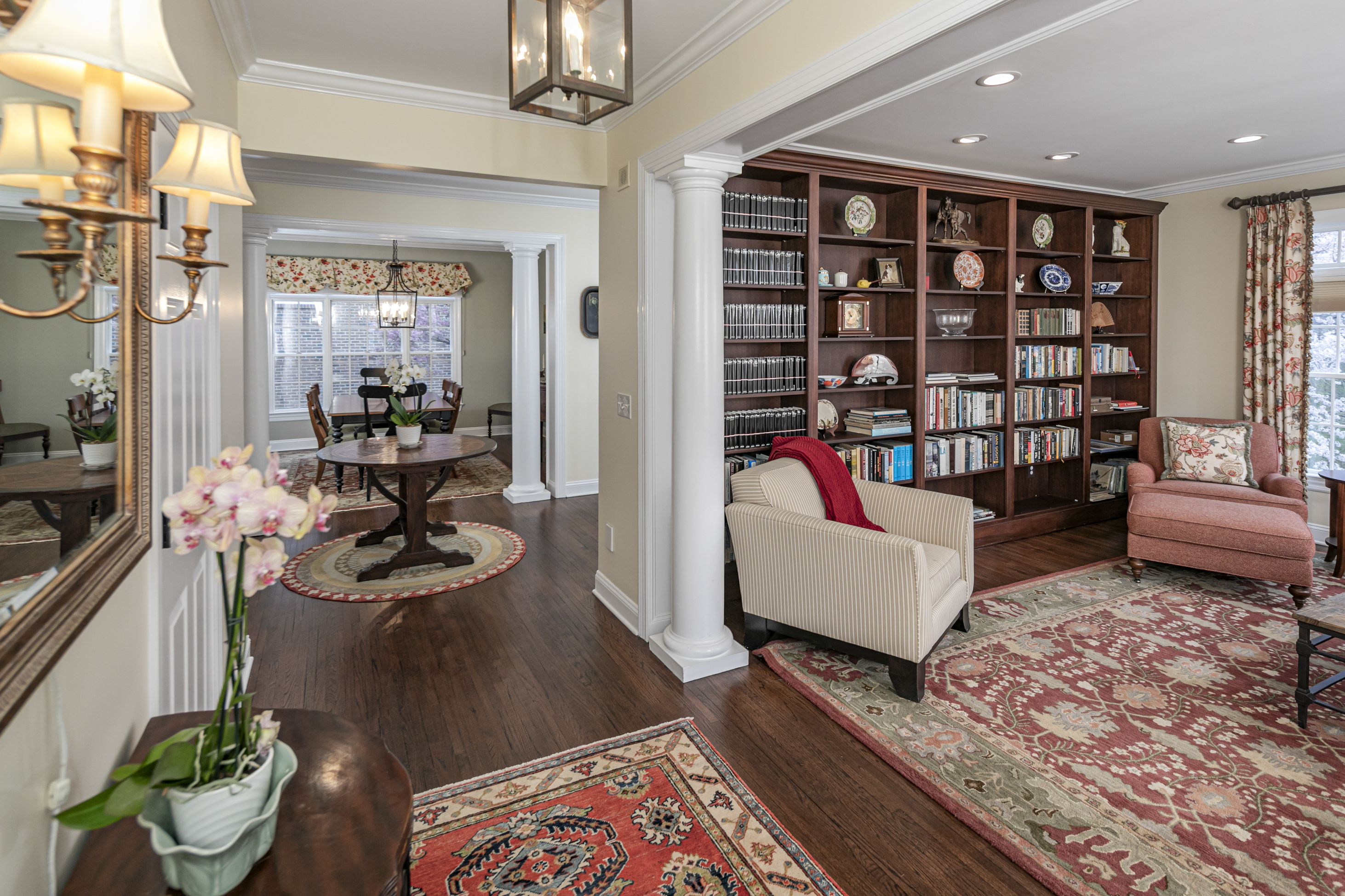  Exceptional Design and Thoughtful Updates in a Rare Governors Lane Offering - 物件實景