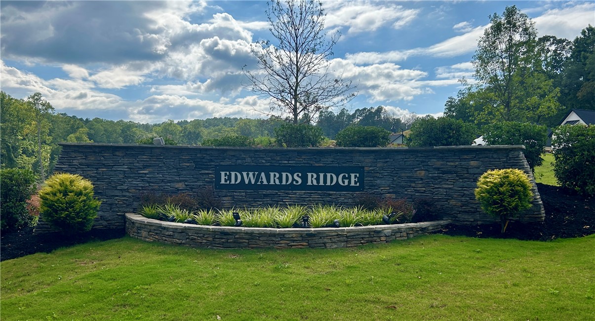 Central, South Carolina, 29630, United States, 3 Bedrooms Bedrooms, ,2 BathroomsBathrooms,Residential,For Sale,1948898