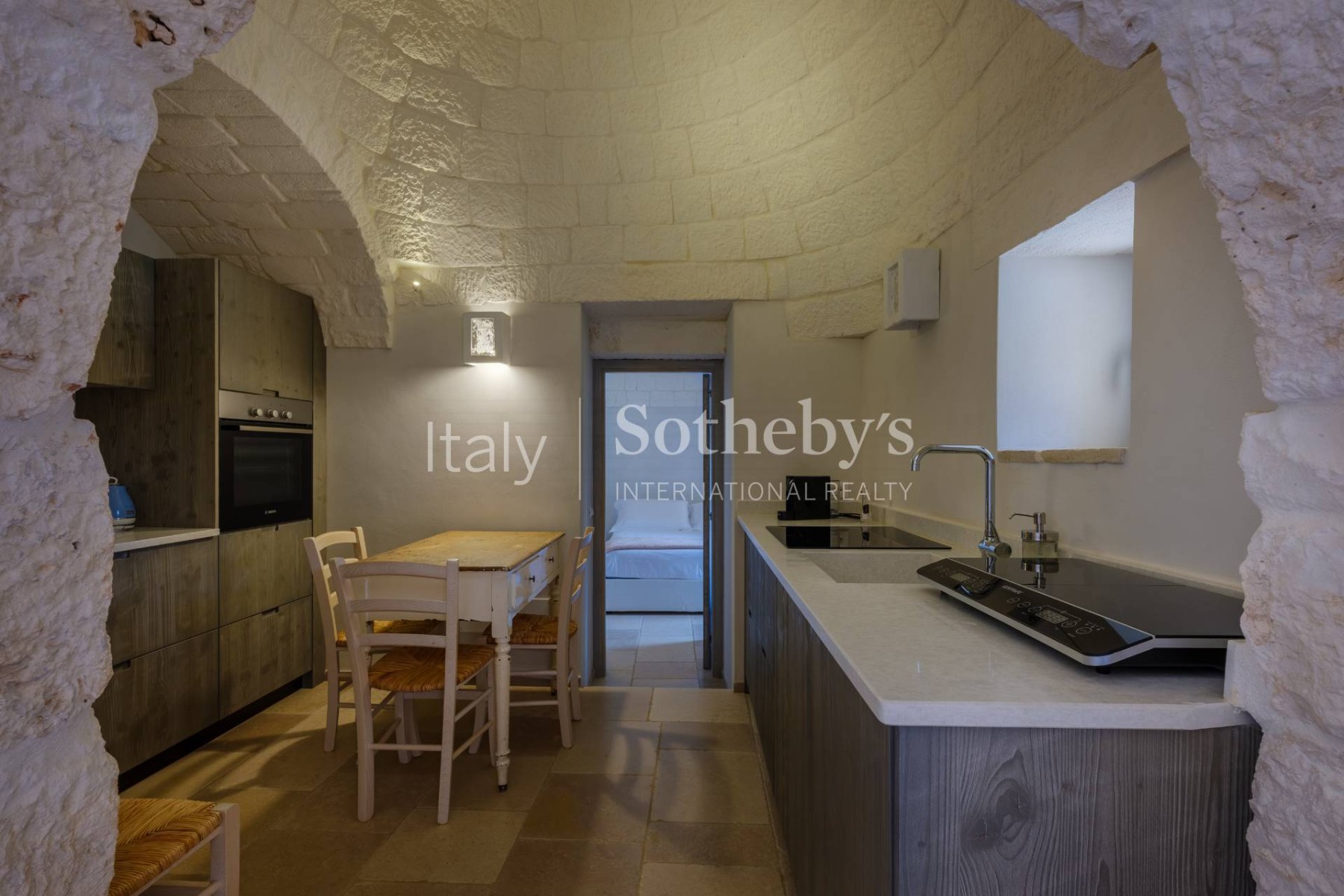  Exclusive complex of trulli with pool surrounded by greenery - 物件實景