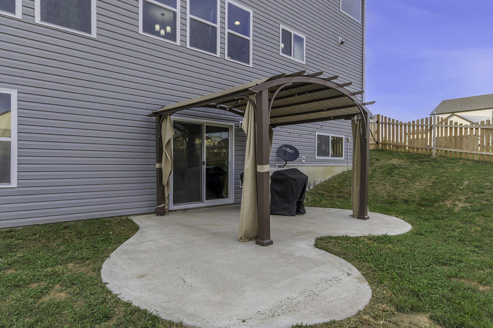 ASHLAND, Missouri, 65010, United States, 4 Bedrooms Bedrooms, ,3 BathroomsBathrooms,Residential,For Sale,1981891