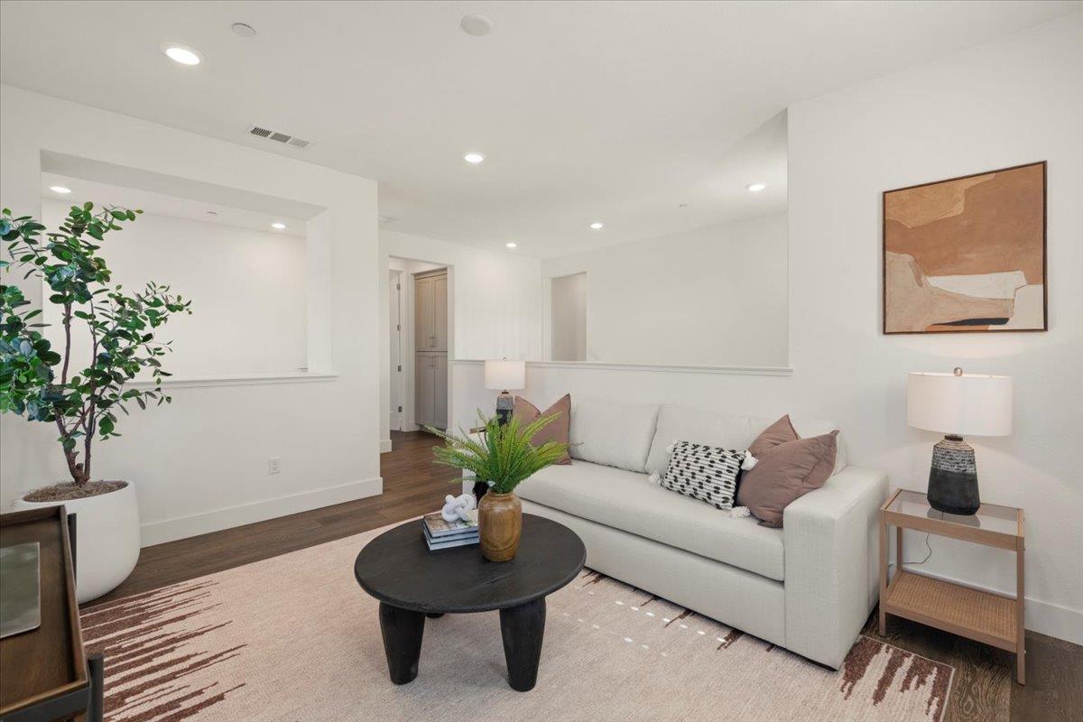 Gilroy, California, 95020, United States, 4 Bedrooms Bedrooms, ,3 BathroomsBathrooms,Residential,For Sale,1907628