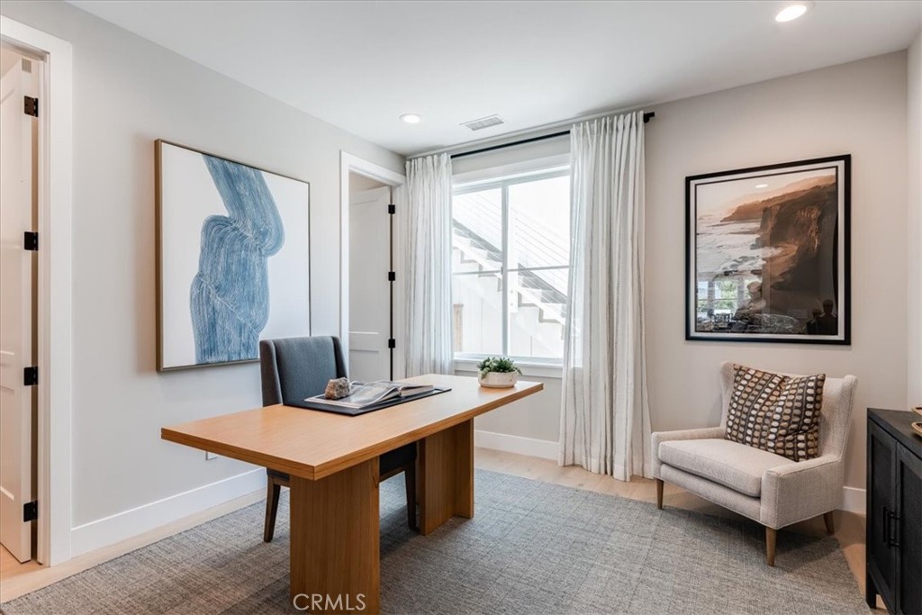 San Luis Obispo, California, 93401, United States, 5 Bedrooms Bedrooms, ,6 BathroomsBathrooms,Residential,For Sale,2008963