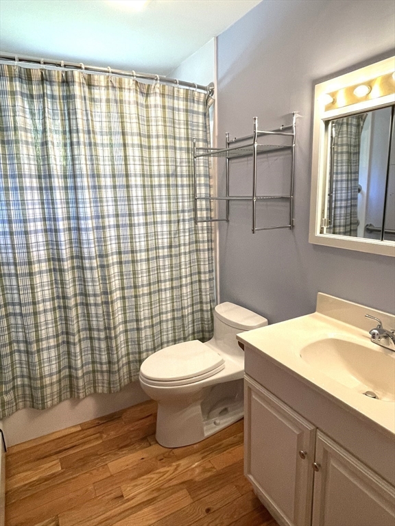 Grafton, Massachusetts, 01519, United States, 3 Bedrooms Bedrooms, ,1 BathroomBathrooms,Residential,For Sale,1982676